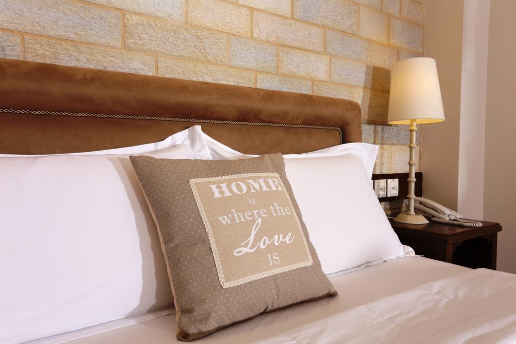 Gamila Rocks Mountain Hotel أريستي الغرفة الصورة