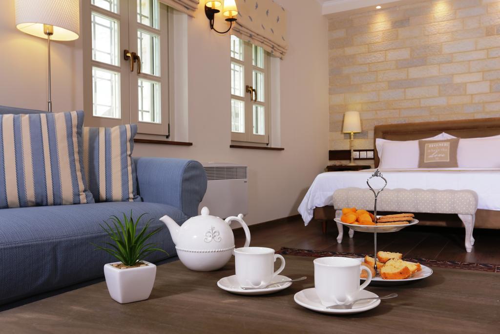 Gamila Rocks Mountain Hotel أريستي الغرفة الصورة