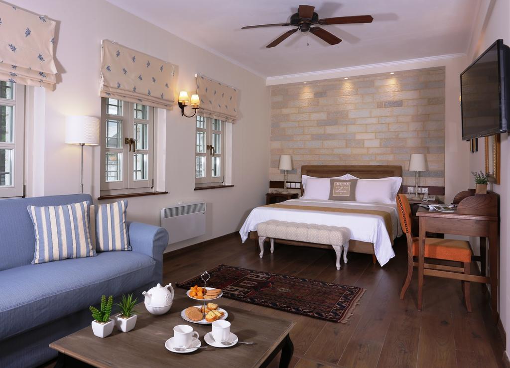 Gamila Rocks Mountain Hotel أريستي الغرفة الصورة